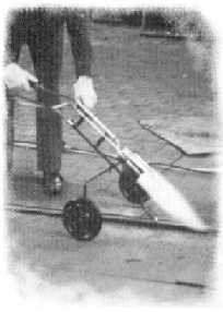 Einsatz des Fugen-KOREL im Stra&szlig;enbau 
        zum trocknen und ausblasen von Fugen