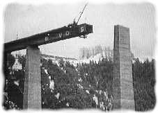 Die Europabr&uuml;cke w&auml;hrend der Bauphase kurz vor dem Schlie&szlig;en des Hohlkastenstahltragwerks